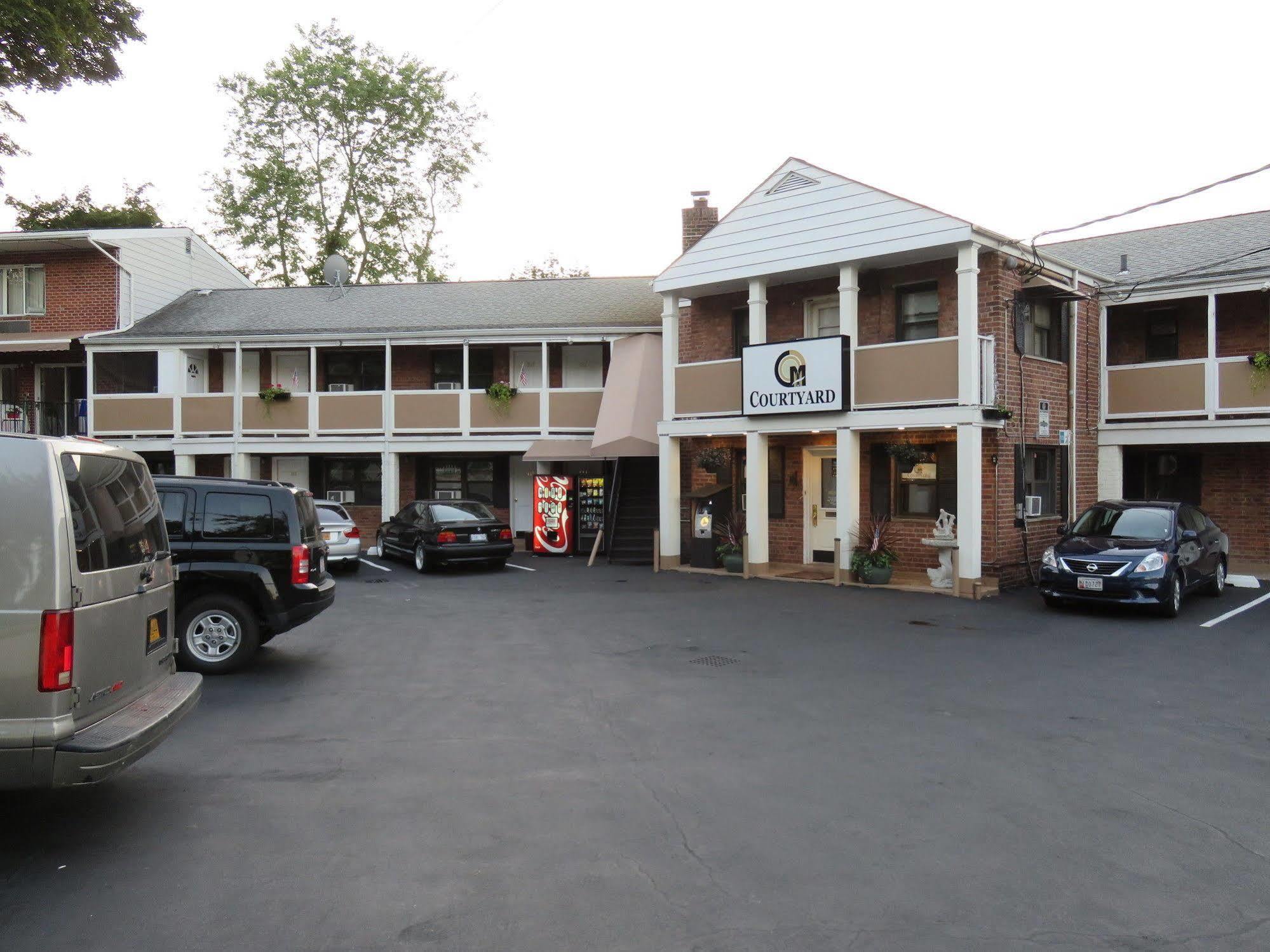 Central Motel Courtyard White Plains Esterno foto
