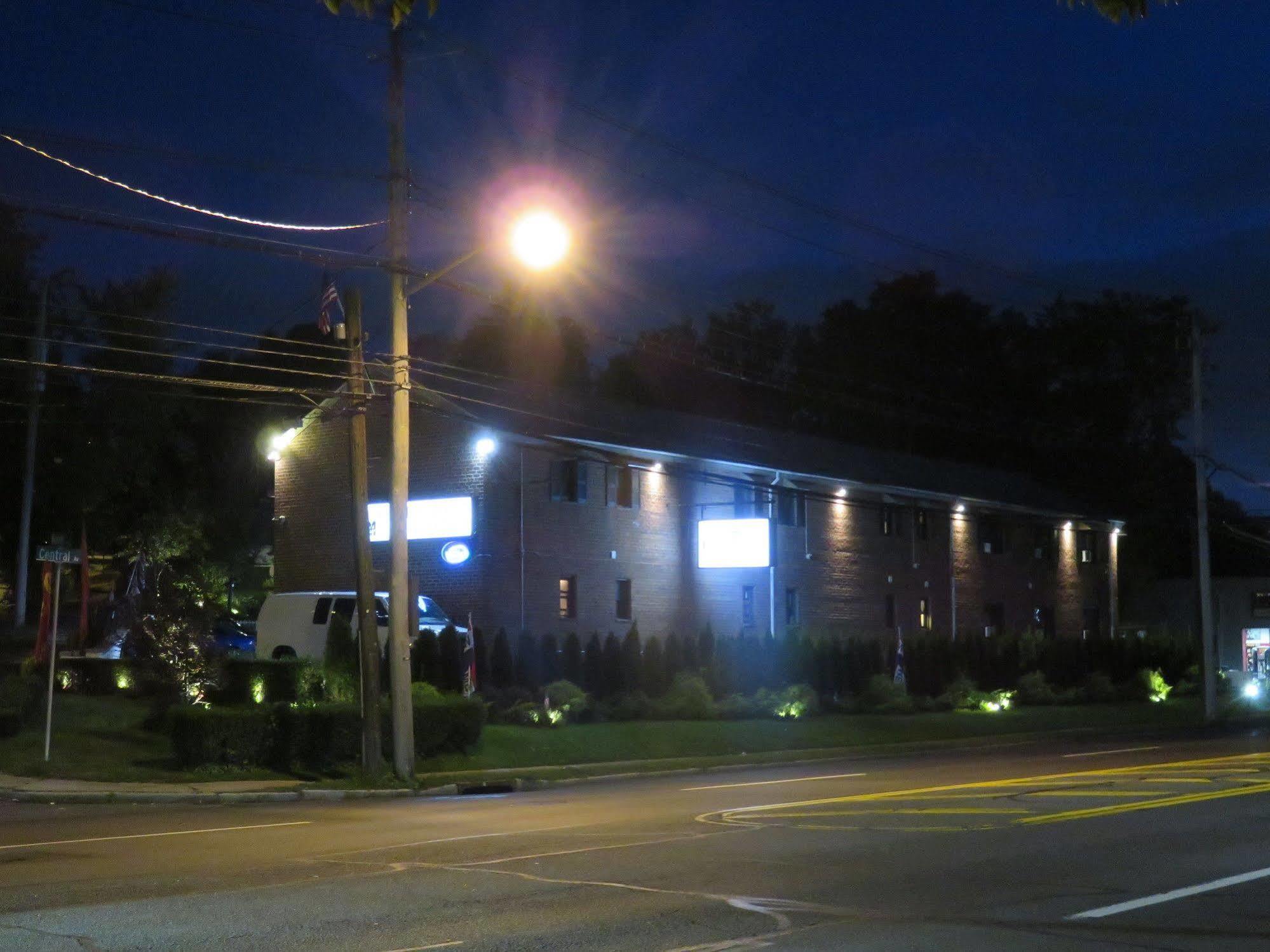 Central Motel Courtyard White Plains Esterno foto