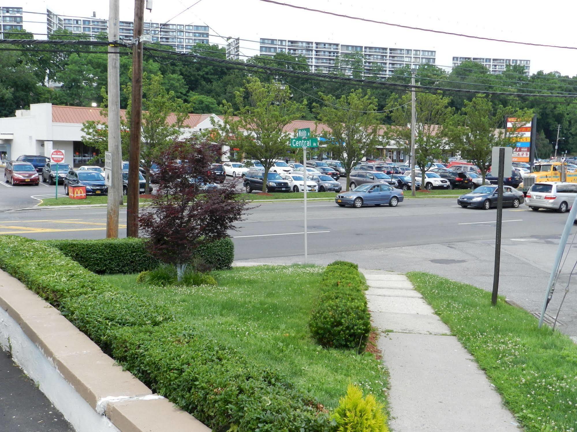 Central Motel Courtyard White Plains Esterno foto