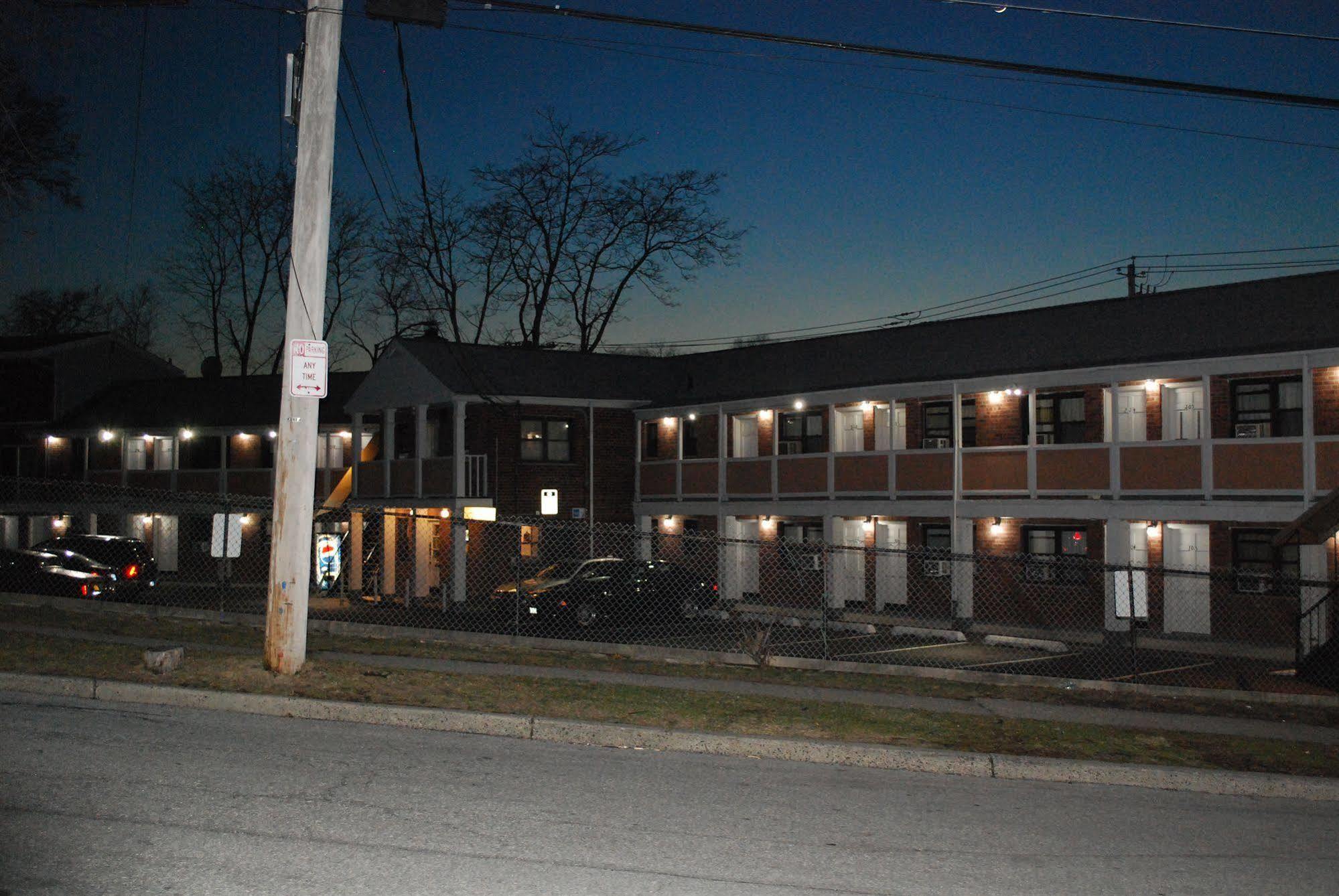 Central Motel Courtyard White Plains Esterno foto