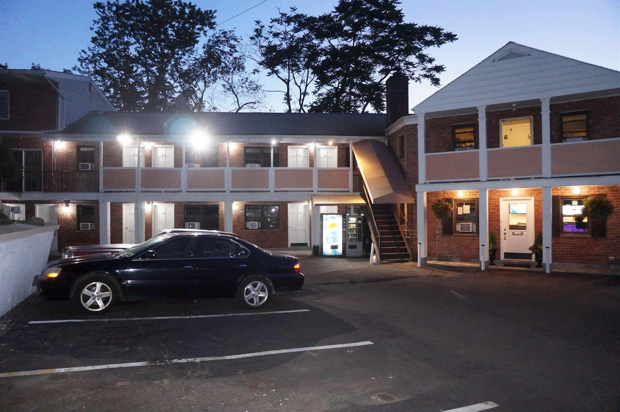 Central Motel Courtyard White Plains Esterno foto